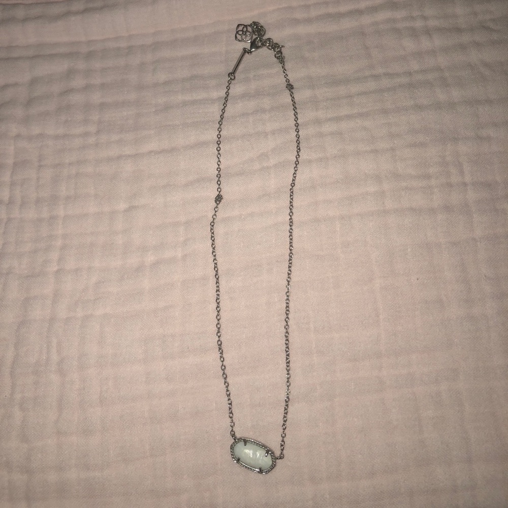 white kendra necklace
